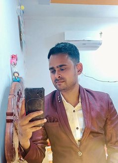 Ricky - Male escort in Kolkata Photo 3 of 4