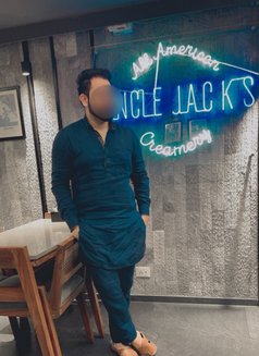 Ricky - Male escort in New Delhi Photo 1 of 9