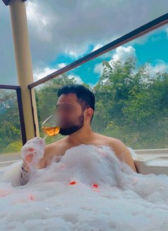 Ricky - Male escort in New Delhi Photo 2 of 9