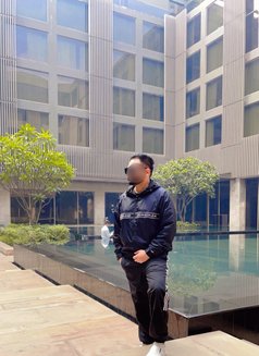 Ricky - Male escort in New Delhi Photo 5 of 9