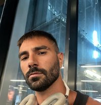 Rico - Intérprete masculino de adultos in Bangkok