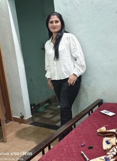 Riddhi Shamli Djdkd - escort in New Delhi Photo 2 of 2