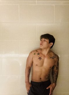 Jay Moreno - Male escort in Manila Photo 1 of 9