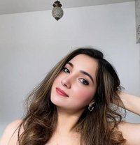 Ridhi - puta in Fujairah