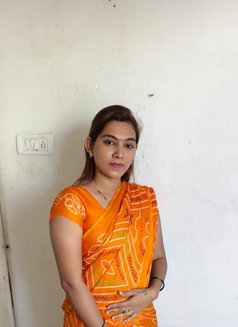 Ridhi - adult performer in Noida Photo 2 of 3