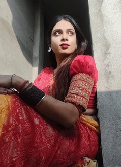 Ridhiya - Transsexual escort in Mumbai Photo 2 of 3