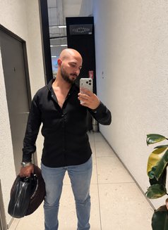 Ridvan - Intérprete masculino de adultos in İstanbul Photo 2 of 3