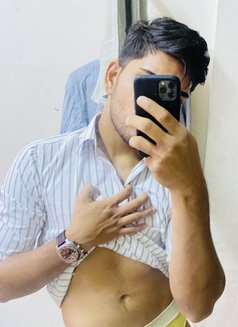 Rifshaan 4 U - Male escort in Dubai Photo 2 of 3