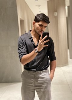 Rifshaan Here - Male escort in Dubai Photo 2 of 2