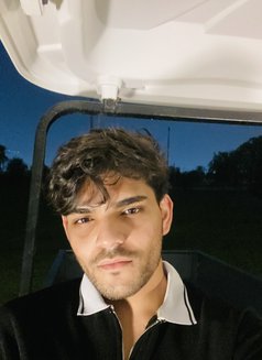Rifshaan - Male escort in Dubai Photo 3 of 3