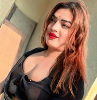 Rihana - Transsexual escort in New Delhi Photo 2 of 28
