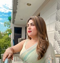 Rihana - Transsexual escort in New Delhi Photo 6 of 29