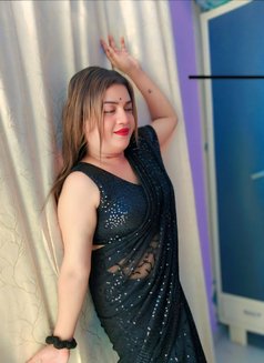 Rihana - Transsexual escort in New Delhi Photo 5 of 27
