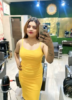 Rihana - Transsexual escort in New Delhi Photo 5 of 29