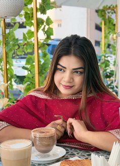 Rihana - Transsexual escort in New Delhi Photo 5 of 30