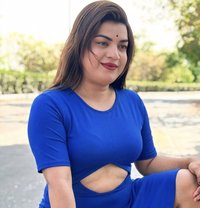 Rihana - Transsexual escort in New Delhi Photo 1 of 29