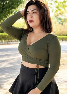 Rihana - Transsexual escort in New Delhi Photo 9 of 30