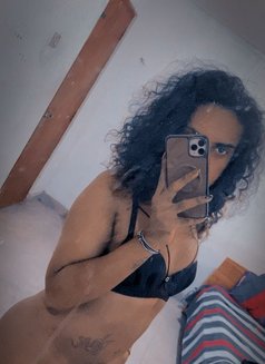 Rihana - Transsexual escort in Colombo Photo 2 of 8