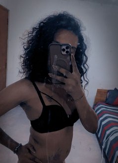 Rihana - Transsexual escort in Colombo Photo 3 of 8