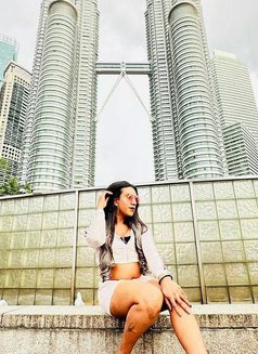 Rihana - Transsexual escort in Colombo Photo 4 of 8