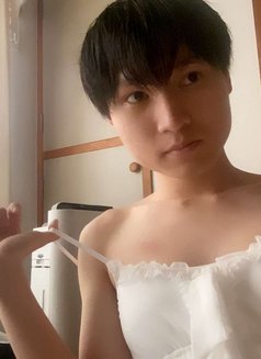Riley - Male escort in Tokyo Photo 7 of 8