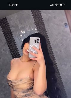 Rim - escort in Dubai Photo 3 of 5