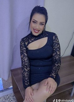 Rima - puta in Abu Dhabi Photo 2 of 3