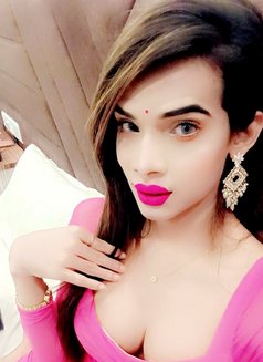 Rimi 69 - Transsexual escort in Vadodara Photo 2 of 8