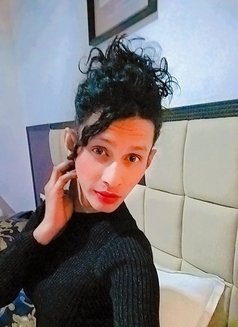 Rimmi - Transsexual escort in Mumbai Photo 8 of 8