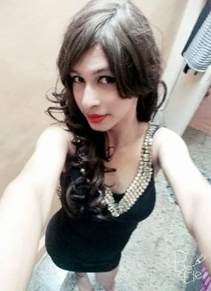 Rimmi - Transsexual escort in Mumbai Photo 1 of 6
