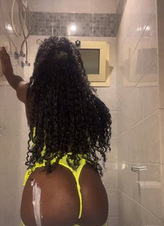 Rimming escorts - puta in Jeddah Photo 5 of 17