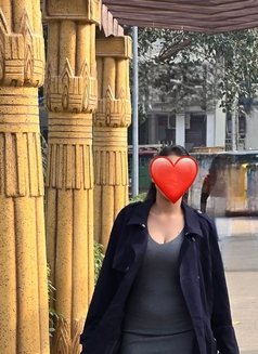 Rina cam and real meet - escort in New Delhi Photo 5 of 8