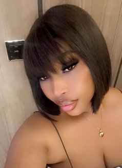 Rina - masseuse in Accra Photo 5 of 5