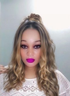 Rina - escort in New Delhi Photo 5 of 11