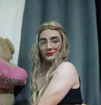 Rina - Transsexual escort in Beirut