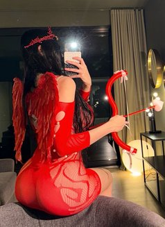 Rina - escort in Tokyo Photo 6 of 9