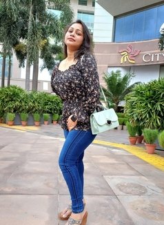 Rina Webcam and Real Meeting - escort in Mumbai Photo 4 of 4