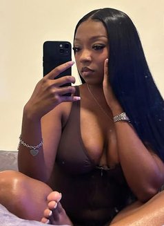 Rina, Young and Bold - puta in Kathmandu Photo 4 of 6