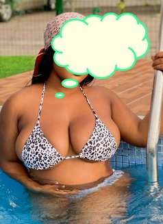 Rinah - escort in Mumbai Photo 5 of 6