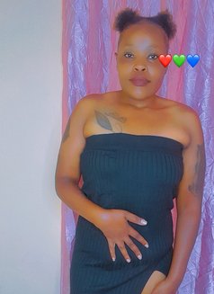 Rinah - adult performer in Nairobi Photo 3 of 5
