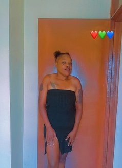 Rinah - adult performer in Nairobi Photo 4 of 5