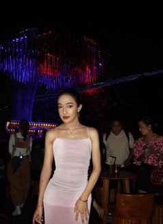 Rind - Transsexual escort in Dubai Photo 3 of 10