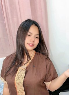 Rinda Massage Service - puta in Muscat Photo 2 of 12