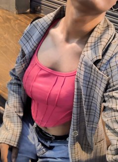 Ring - Transsexual escort in Udaipur Photo 2 of 8