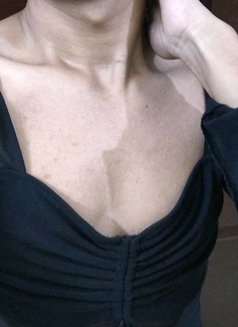 Ring - Transsexual escort in Udaipur Photo 7 of 8