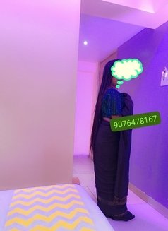 Rinky cam session - escort in Chennai Photo 12 of 25