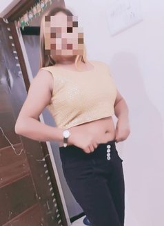 Rinky Cam Session - escort in Chennai Photo 9 of 19