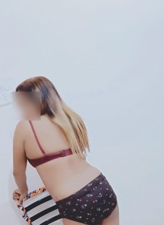 Rinky Cam Session - escort in Chennai Photo 10 of 19