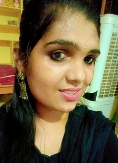 Rinky - Transsexual escort in Hyderabad Photo 2 of 5