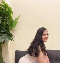 Rina - escort in Jeddah Photo 1 of 5